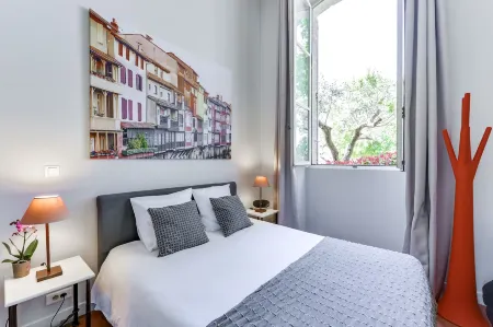 Hotel Estelou Отели рядом с достопримечательностью «Camping Le Garanel Sommières»