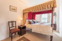 Blenheim Lodge - Bed and Breakfasts