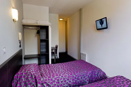 Hôtel Saint Etienne Отели рядом с достопримечательностью «Грот де Массабьель»