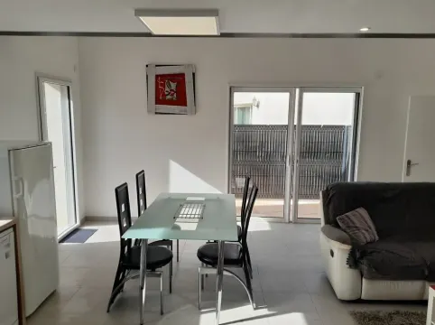 Maison Chaleureuse au Calme Proximités Commodités Hôtels à : Montaigu-Vendée