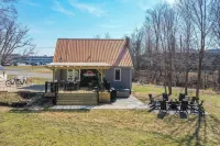 Secluded Retreat, Hot Tub, Fire Pit, Wildlife Views, Near New Buffalo Beach!