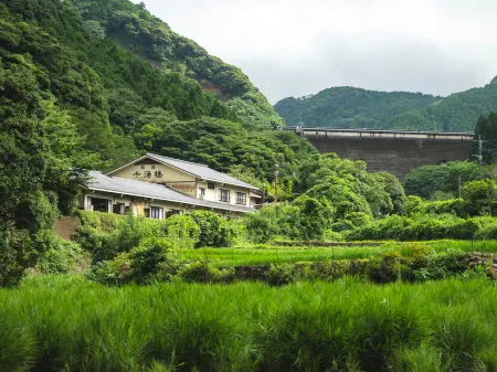 Ryokan Sentourou Отели рядом со станцией JR Chiwata station