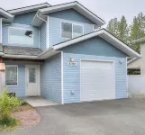 Hot Tub, Game room, Fire Pit, Unlimited Hot Water, with stunning mountain view! Hotels near The Trail of Time