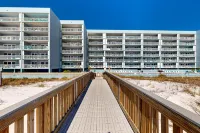 Fifth floor beachfront condo with pool access, washer/dryer, and ocean view Hotels in Okaloosa Island