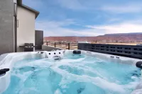 Private Hot Tub and Stunning Views - Luxurious Escape