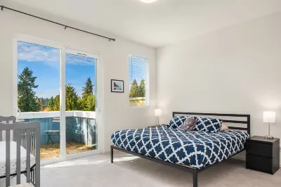 Seattle Vacation Home: Shoreline Townhouse | 5 Star Hospitality Các khách sạn gần Richmond Beach Community Park