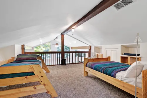 Baring Bend Lodge Hotels in Baring