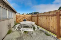 Comfortable and dog-friendly cottage, walk to Pacific Beach State Park