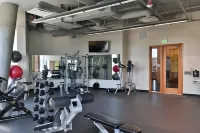 The Sophari 1BR Experience:Modern Living|Pool+Gym - Badekar