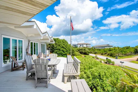 Sunny Haven - Deck, Internet, Grill, Outdoor Shower, Laundry