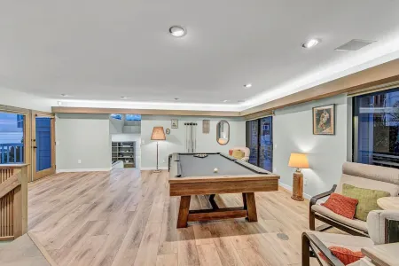 Ocean View and Panoramic Deck - Charming Coastal Retreat