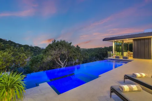 Infinity Edge Pool and Stunning Canyon Views - Luxurious Modern Retreat