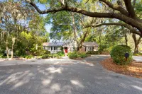 Private Dock and Serene Lagoon Views - Stunning Coastal Retreat