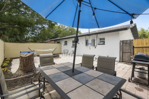 Peaceful Retreat with Nearby Attractions - Stylish Family Haven