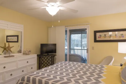 Charming Cottage with Golf Course Views - Cozy Seabrook Island Retreat