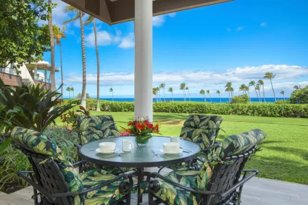 Gourmet Kitchen and Ocean Views - Stunning Island Retreat Отели в г. Остров Гавайи