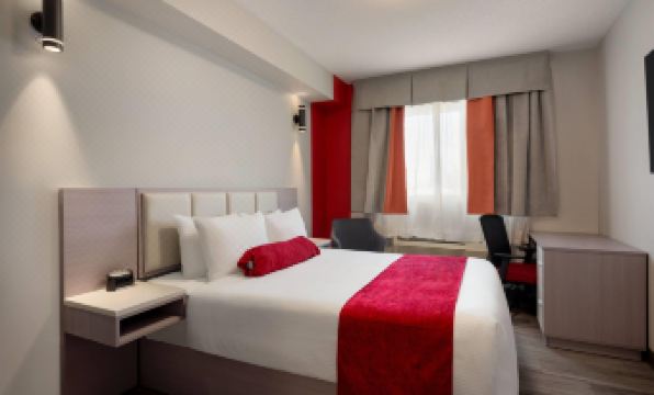 Ramada by Wyndham West Edmonton Hotel & Suites