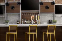 Home2 Suites by Hilton Phoenix Downtown - Bar