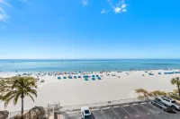 Beachfront Condo with Panoramic Views - Gorgeous Bright Retreat Hotels in Madeira Beach