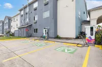Wingate by Wyndham Humble/Houston InterContinental Airport - parking