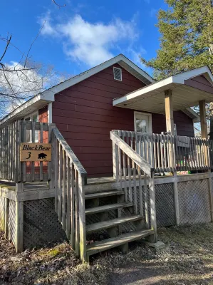 Ahmic Lake Resort's Black Bear Cottage