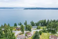 Breathtaking Views and Game Room - Delightful Coastal Sanctuary