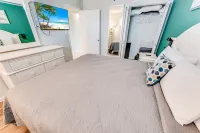 Breathtaking Views and Pool Access - Stunning Coastal Escape Seaboard Commons附近的飯店