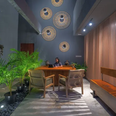 Ayom Suite