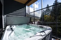 Mountainview Escape by Revelstoke Vacations Hôtels à proximité de : Martha Creek Provincial Park