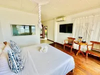 Twin Bay Resort Koh Lanta Hotels near Saladan Pier