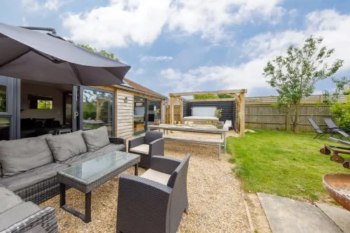 Rural Lodge Retreat with Hot Tub