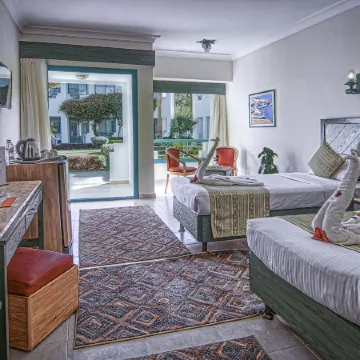 Falcon Hills Hotel Отели рядом с достопримечательностью «Мечеть Аль-Сахаба»