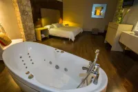Casa Mateo Hotel Boutique - Bathtub
