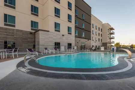 Holiday Inn Express & Suites Garland E - Lake Hubbard I30