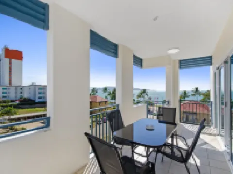 Madison Ocean Breeze Apartments Hotels in North Ward