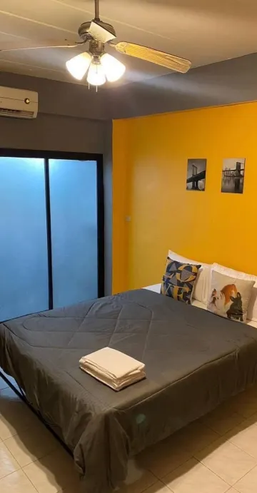 ห้องสแตนดาร์ด เตียงใหญ่ 1 เตียง