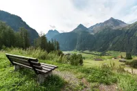 Spacious Apartment in Längenfeld Near Ötz Valley Alps - parkir