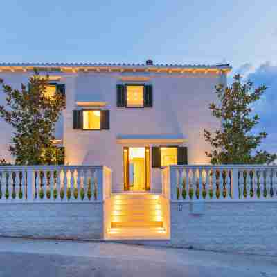 Villa Touran Hotel Exterior