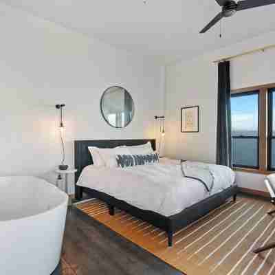 Bowline Hotel Rooms