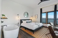Bowline Hotel Hotels in Astoria
