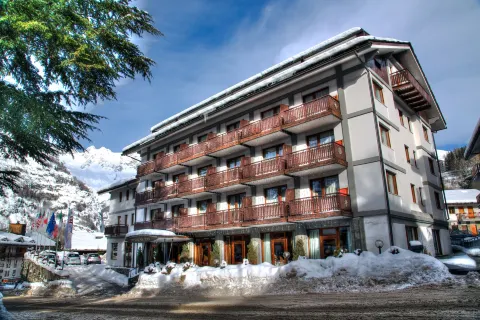 Cresta Et Duc Hotel