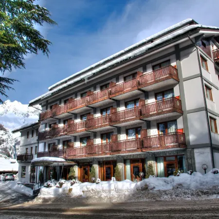 Cresta Et Duc Hotel