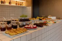 Neo Suites - breakfast