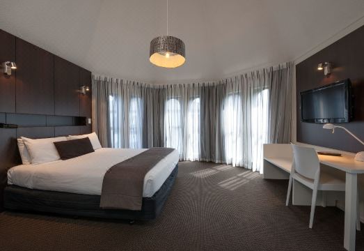 더 타워 온 더 파크 전경