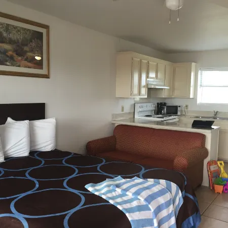 Port Isla Inn