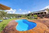 Skyhaven Lodge - Pools