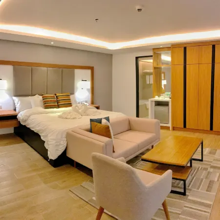 Crown Hotel at Harbour Springs Palawan Managed by Enderun Hotels