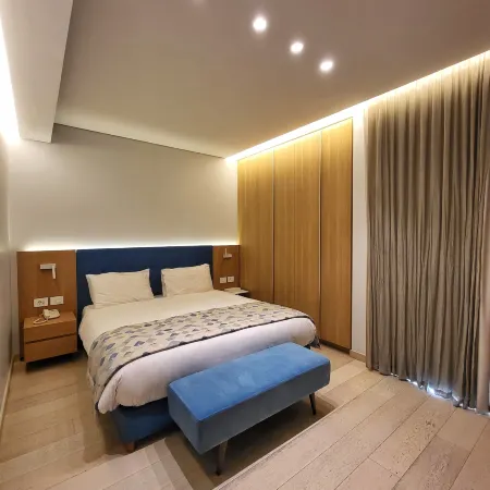 Monot Suites Отели рядом с достопримечательностью «Церкви в Хариссе»