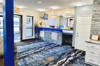 Coratel Inn & Suites by Jasper Northfield Hotel di Faribault