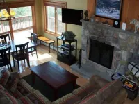 The Townhomes at Bretton Woods Hotels near Muddy Paw Sled Dog Kennel